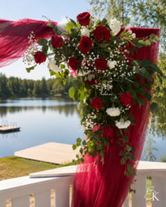 kukkakaari-punainen-valkoinen-ruusu-neilikka
