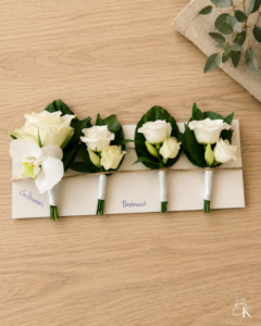 rintaviehe-valkoinen-ruusu-eustoma-orkidea