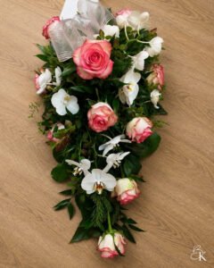 surulaite-ruusu-orkidea-valkoinen-pinkki
