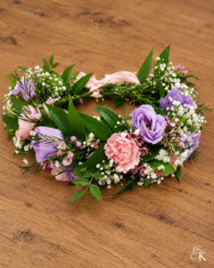 kukkaseppele_lavendeli_vaaleanpunainen_eustoma_neilikka_vahakukka_harsokukka