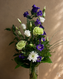 osanottokimppu_maariankello_neilikka_eustoma