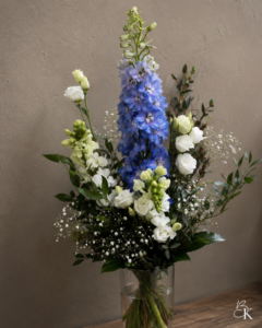 osanottokimppu_sinivalkoinen_ritarinkannus_leijonankita_eustoma_harsokukka